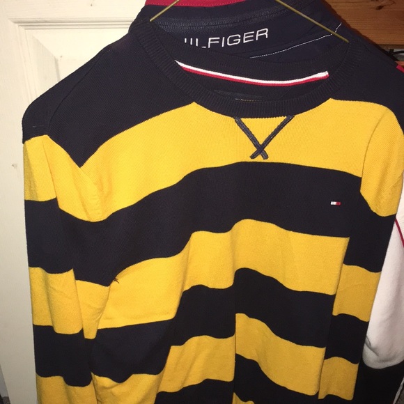 Dark blue yellow long sleeve - Picture 1 of 1